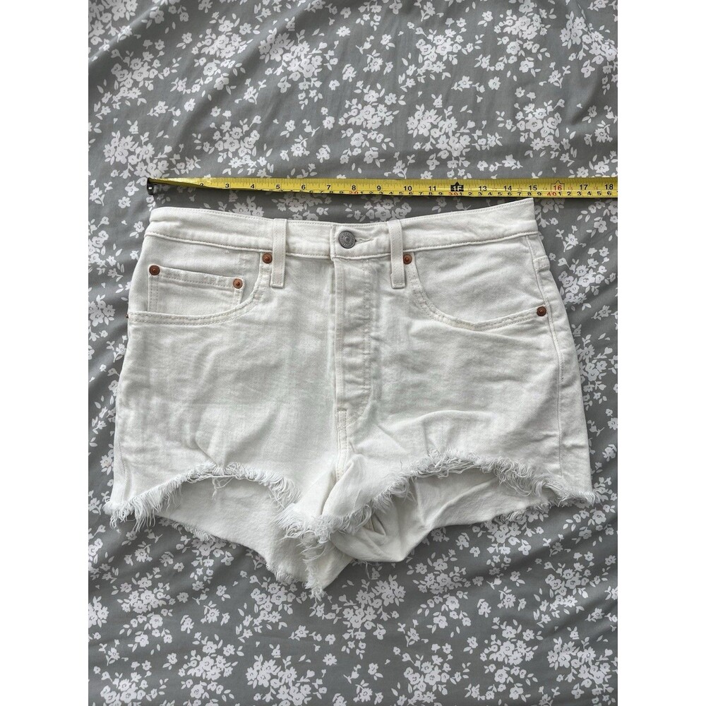 Levi's 501 Women's Shorts Size 30 White High Rise Button Fly Frayed Hem 56327